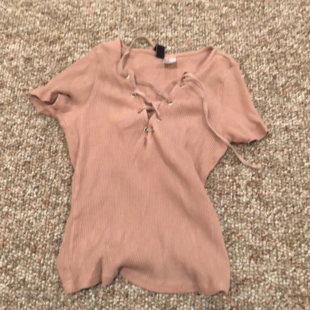 pink/nude lace up crop top tee